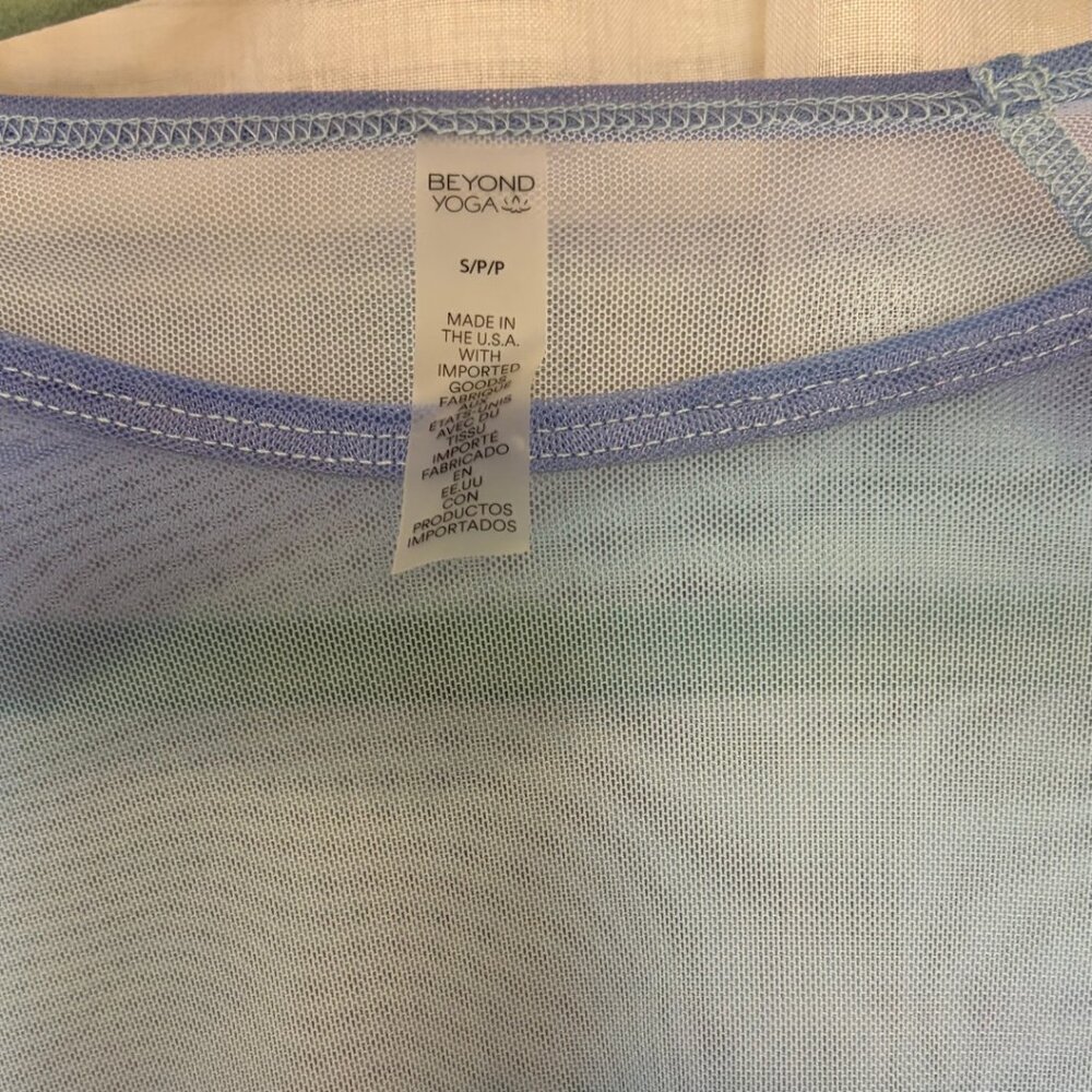 Beyond Yoga Mesh Top Small - Picture 6 of 6